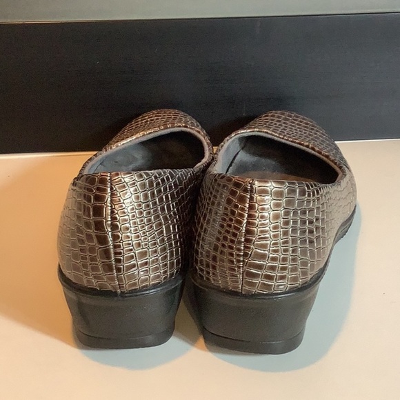 Easy Spirit Bronze Brown Reptile Print Slip On Low Heel Comfort Shoes Flats 10M - Picture 7 of 12
